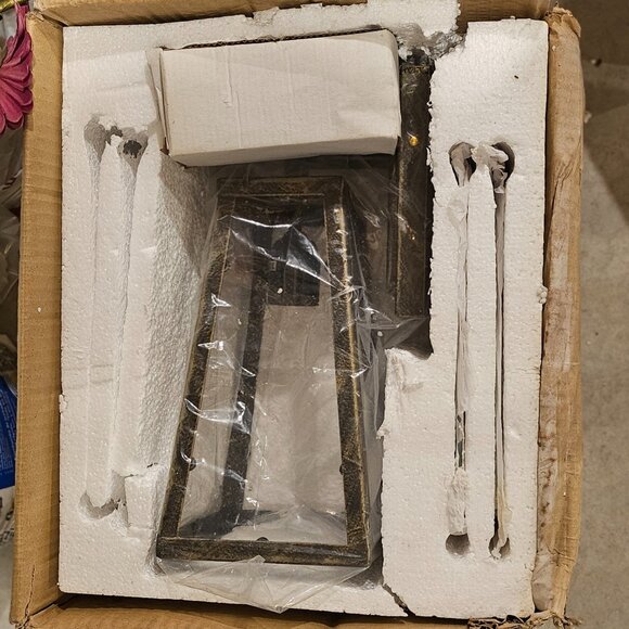 NEW in box Warehouse of Tiffany LD5001 Taylor Wall Light - Picture 3 of 5